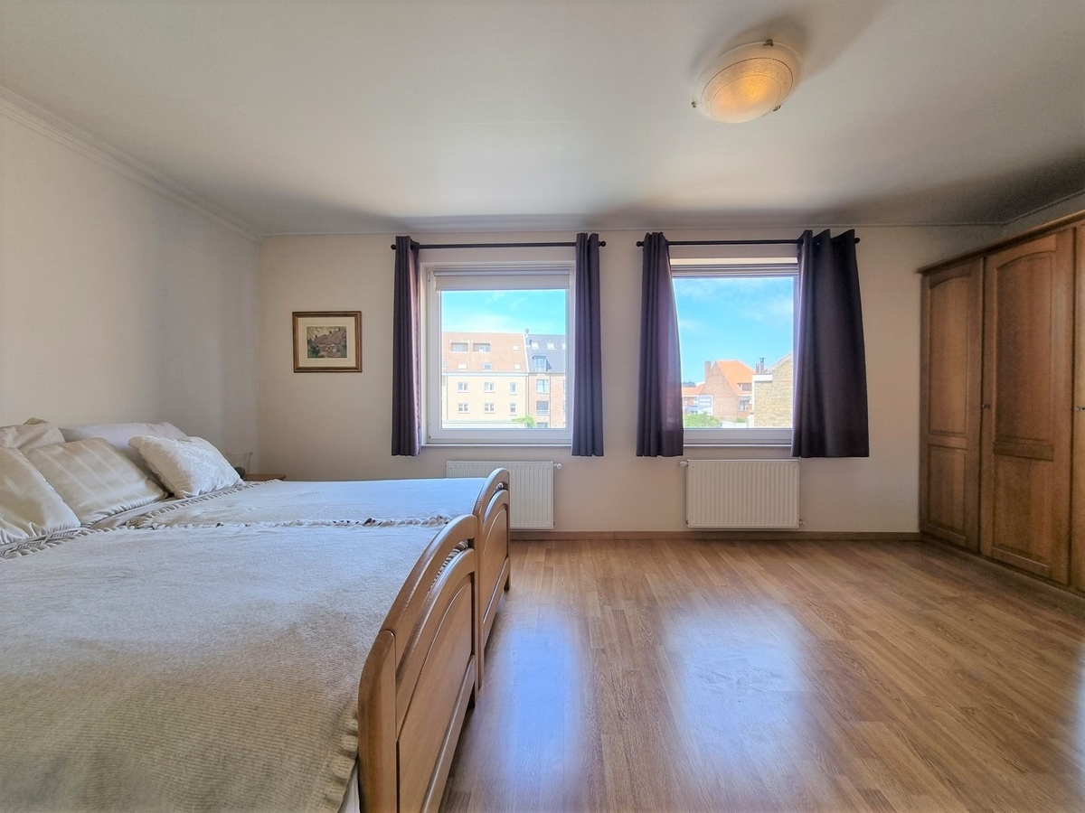 Centraal gelegen woning met grote garage en atelier - Zeebrugge 