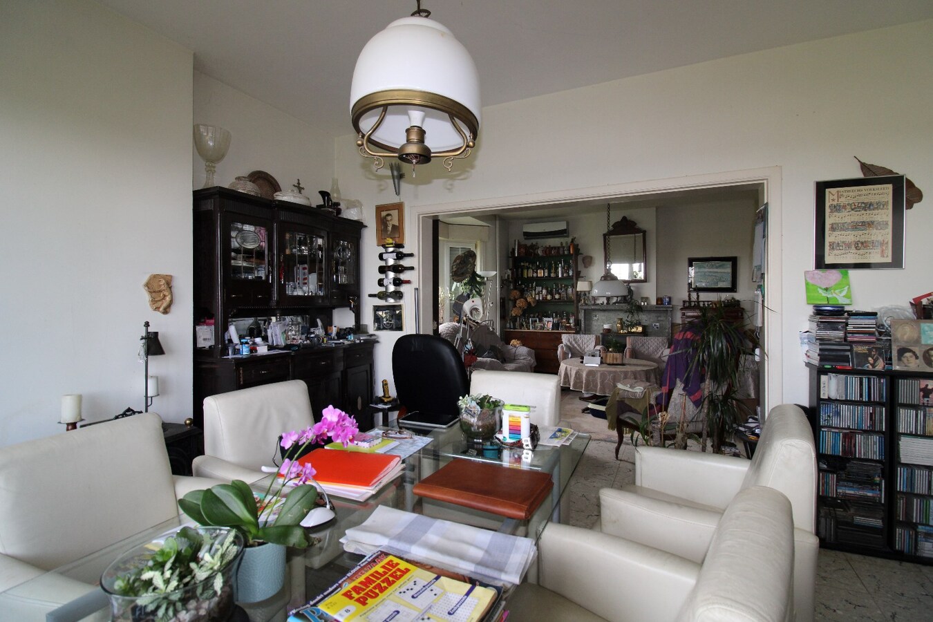 Charmante, te renoveren woning met hangar 