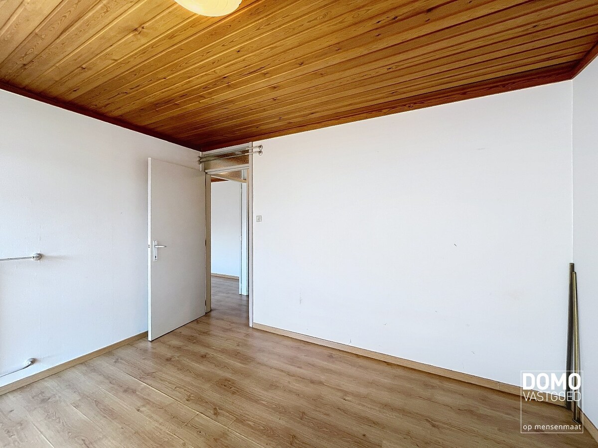 APPARTEMENT MET TERRAS IN HET CENTRUM VAN KERMT 