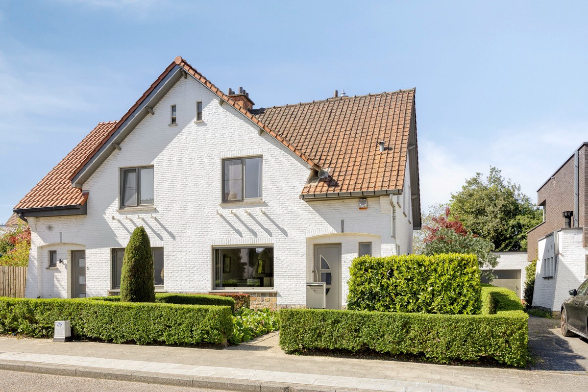 Half open bebouwing met 3 slaapkamers, zuid/west georiënteerd tuin op super ligging in Kessel-Lo! 
