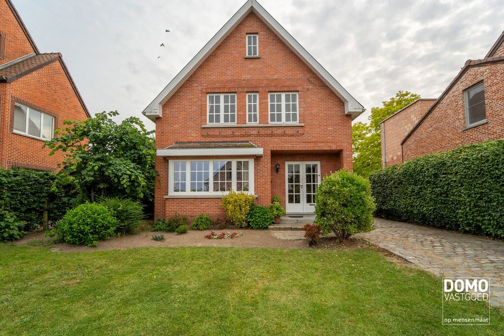 CHARMANTE TE RENOVEREN WONING MET 4 SLAAPKAMERS OP EEN PERCEEL VAN 13A TE HASSELT (KURINGEN) 