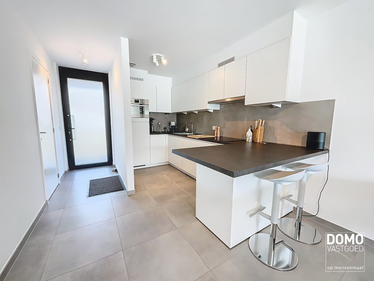 MODERN APPARTEMENT MET TERRAS. LIFT EN 2 SLAAPKAMERS IN DIEPENBEEK 