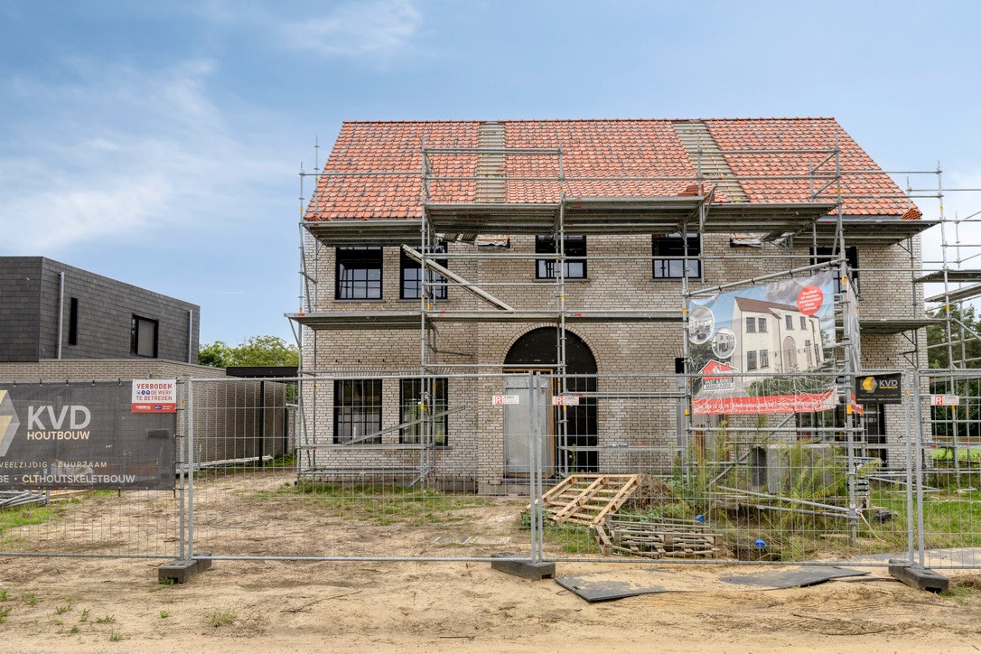 Ruime nieuwbouwwoning met 3-4 slpk. op een rustige ligging in Balen 