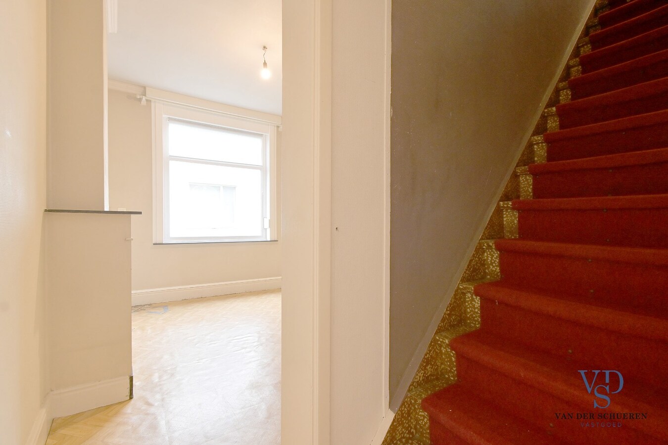 Te renoveren gezinswoning. 