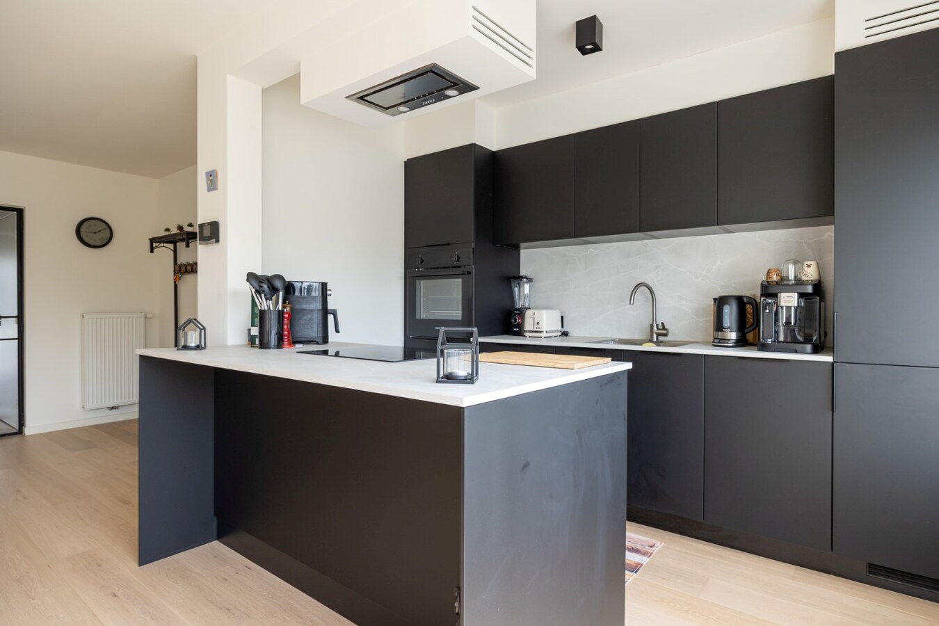 Volledig gerenoveerd appartement met 2 slpk te Edegem! 