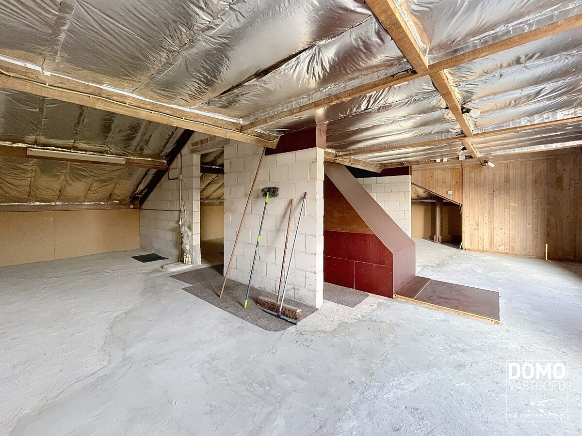 INSTAPKLARE GEZINSWONING MET RUIME GARAGE, KELDER &amp; TUIN TE HERK-DE-STAD 