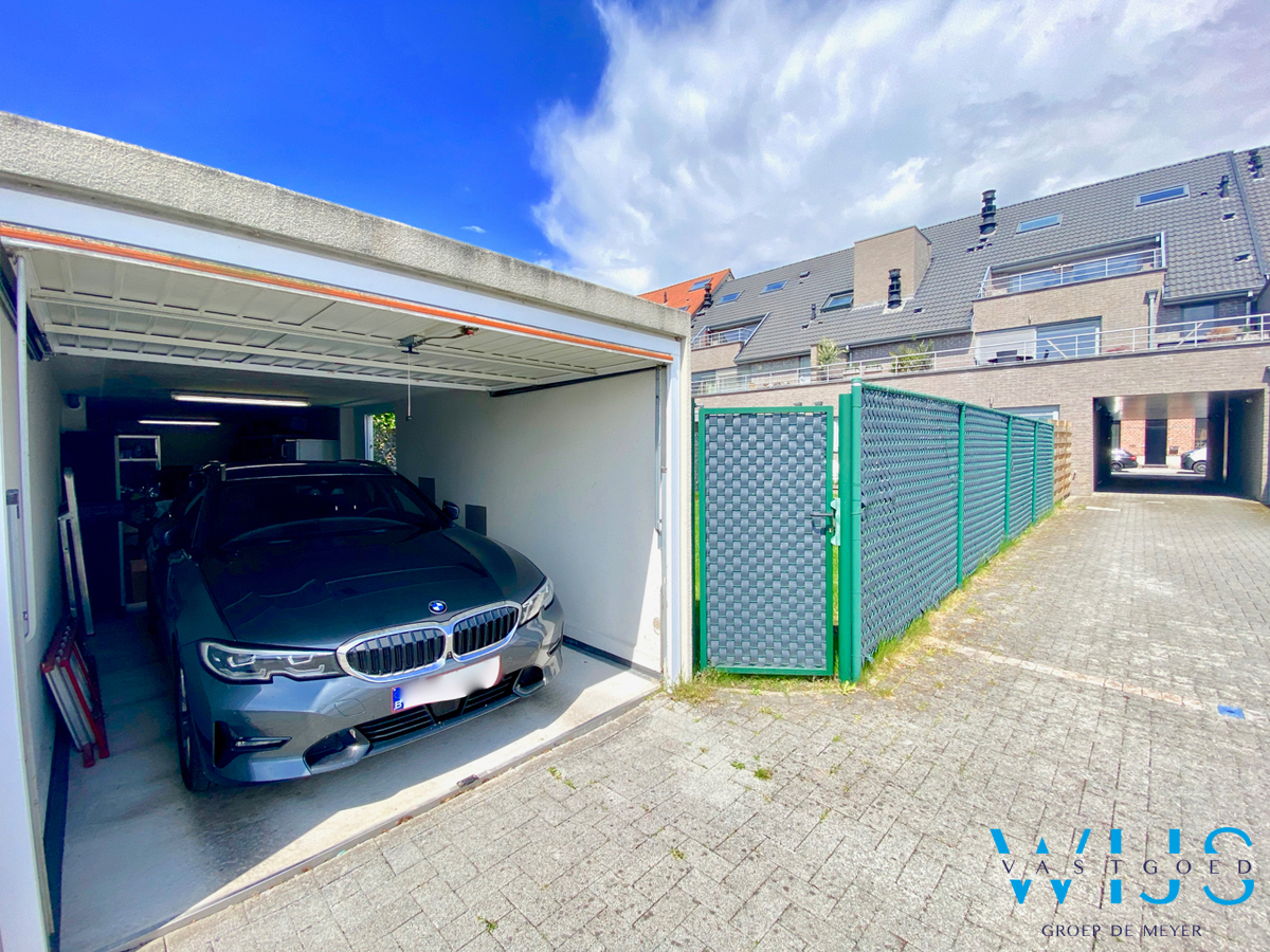 Gelijkvloers appartement met zonnige tuin &amp; dubbele garage te Sint-Laureins ! 