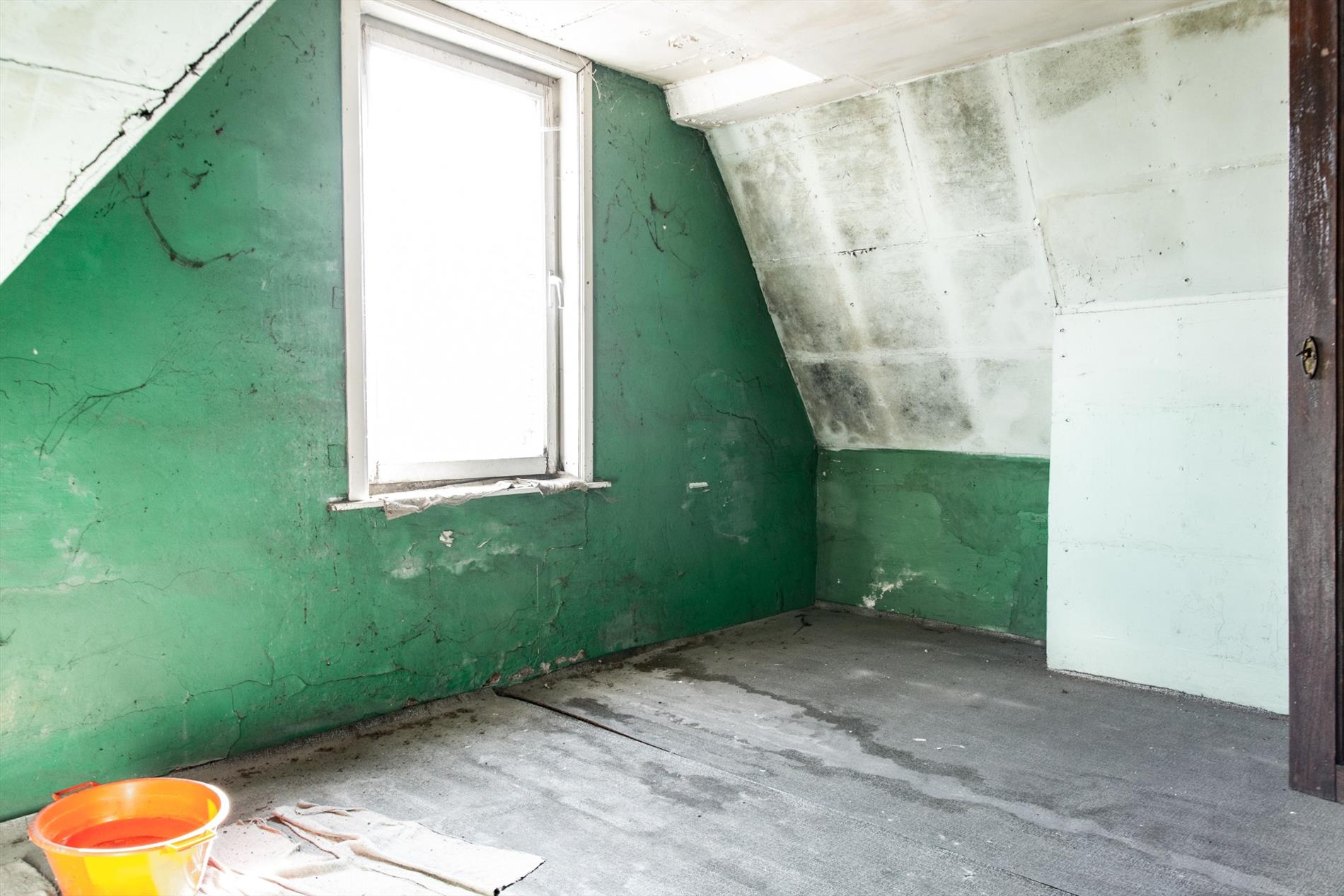 Totaal te renoveren art deco woning met 5 slpks op 950m² nabij centrum Maldegem 