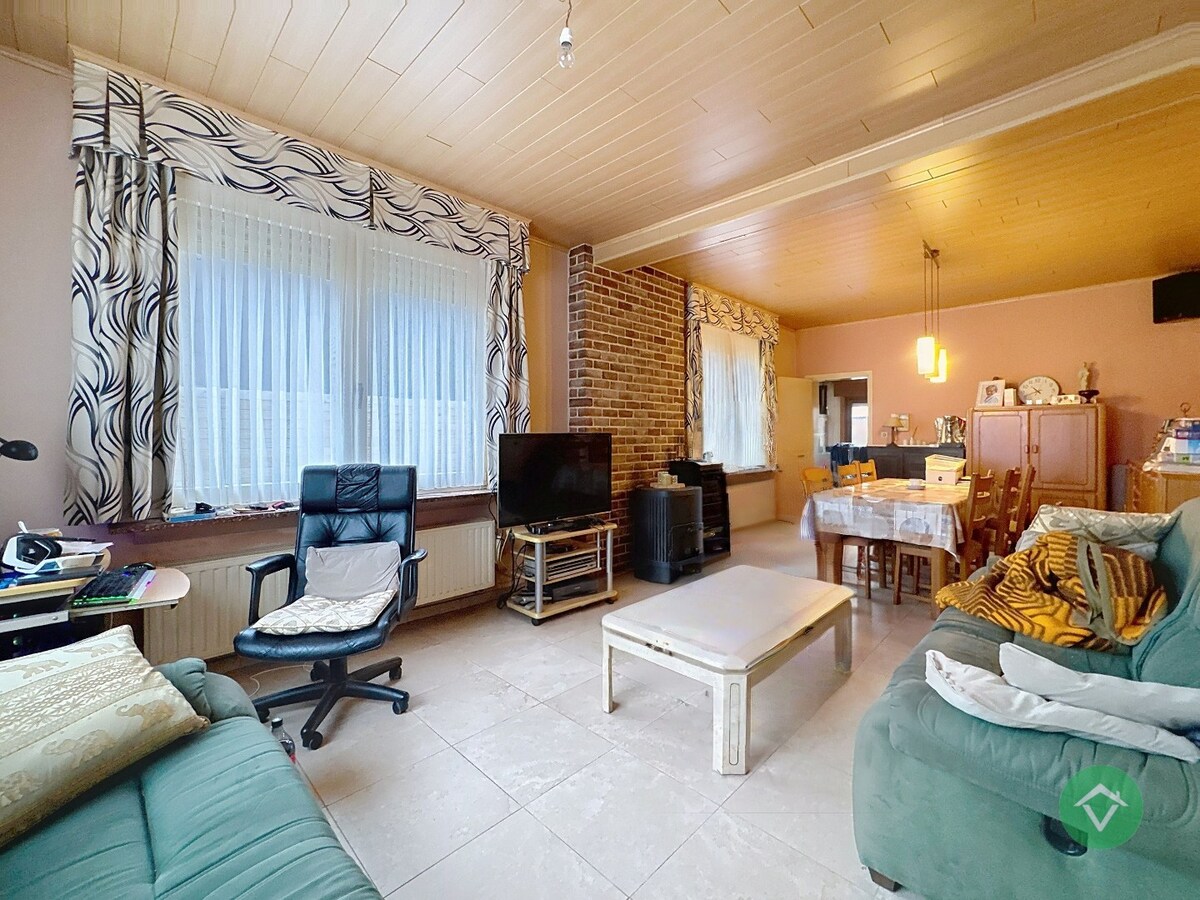 Woning met 4 slaapkamers en garage te Gistel 