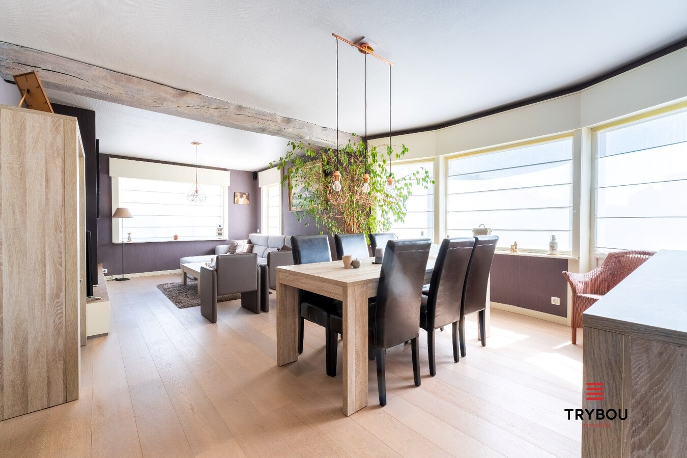 Gezellige en ruime woning met tuin - instapklaar in het hart van Ledegem 