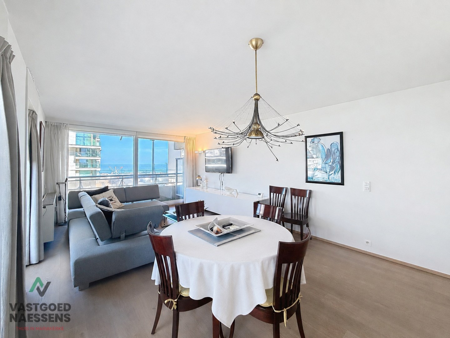 SCHITTEREND VERNIEUWD HOEKAPPARTEMENT – 2 SLPK – TERRASSEN – ZEEZICHT EN ZICHT OP GOLF 