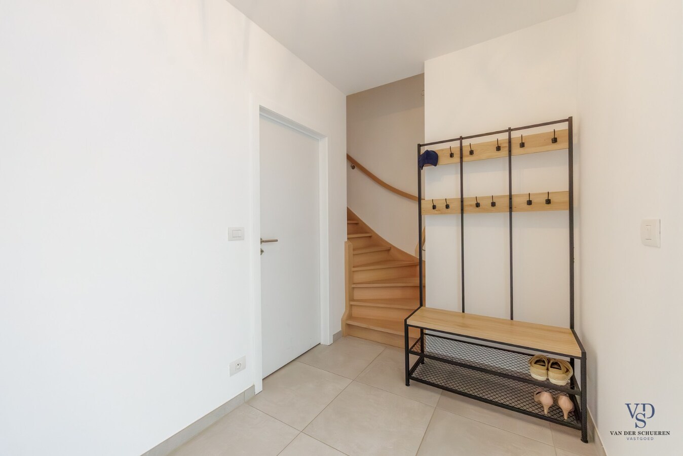 Recente, quasi-nieuwbouwwoning – instapklaar en energiezuinig (BEN) 