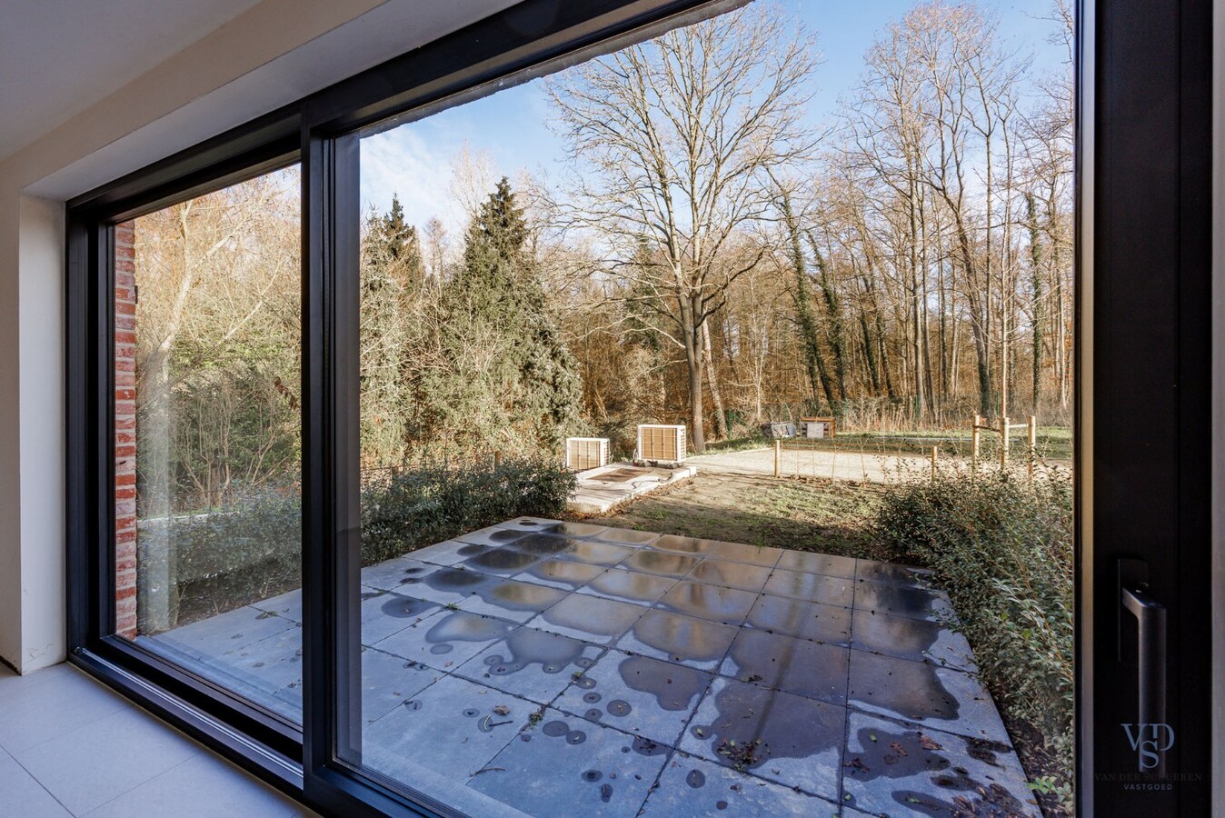 Landelijke nieuwbouwwoning in hartje Dikkelvenne. 