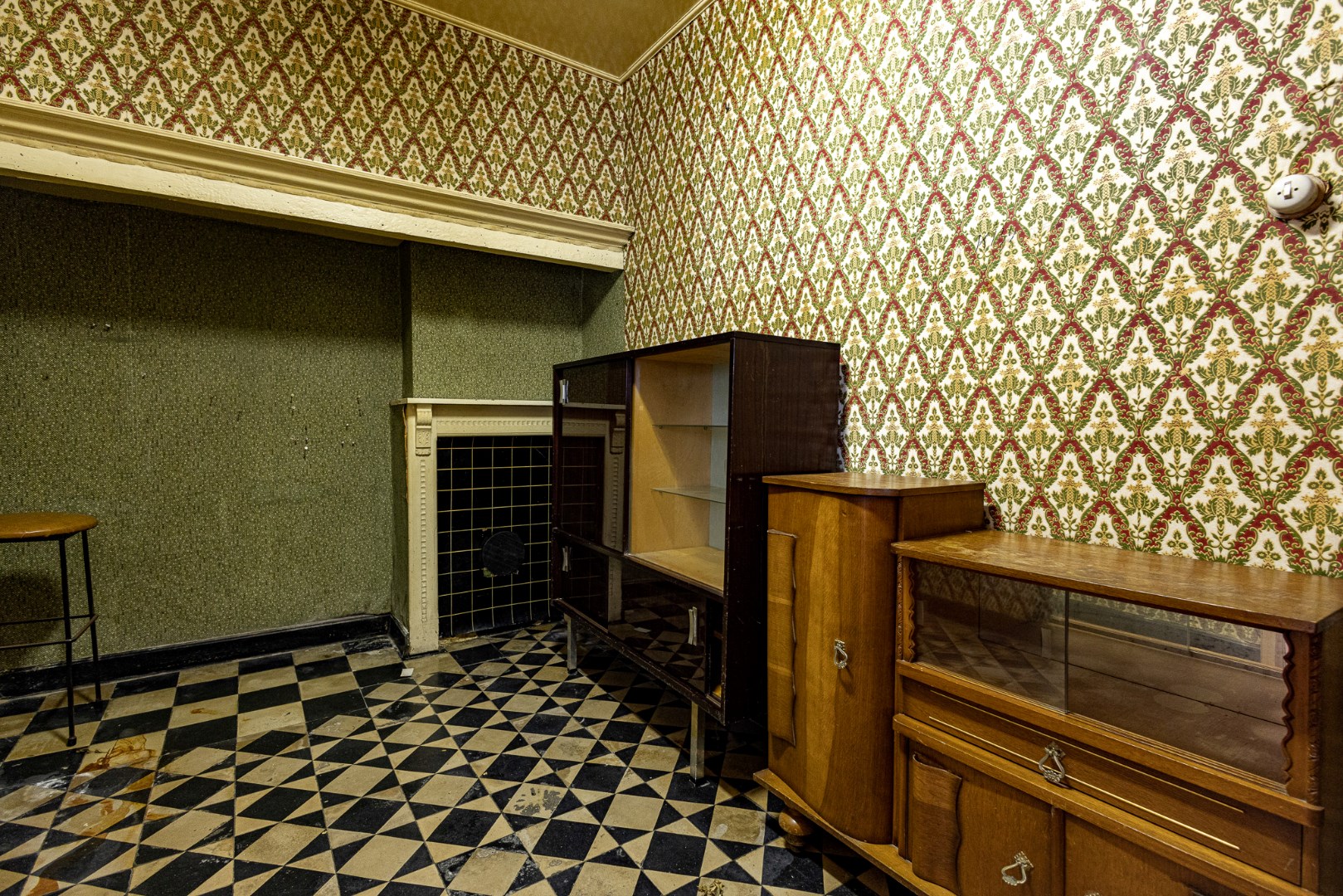 Woning met handelspand landelijk gelegen te Ursel 