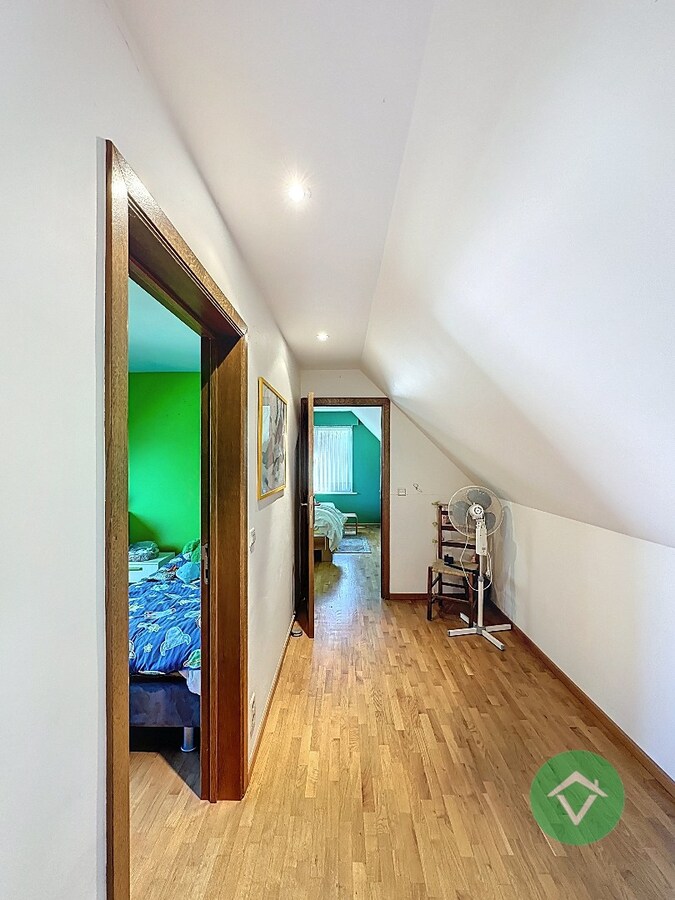 Ruime gezinswoning met dubbele garage in Koekelare 