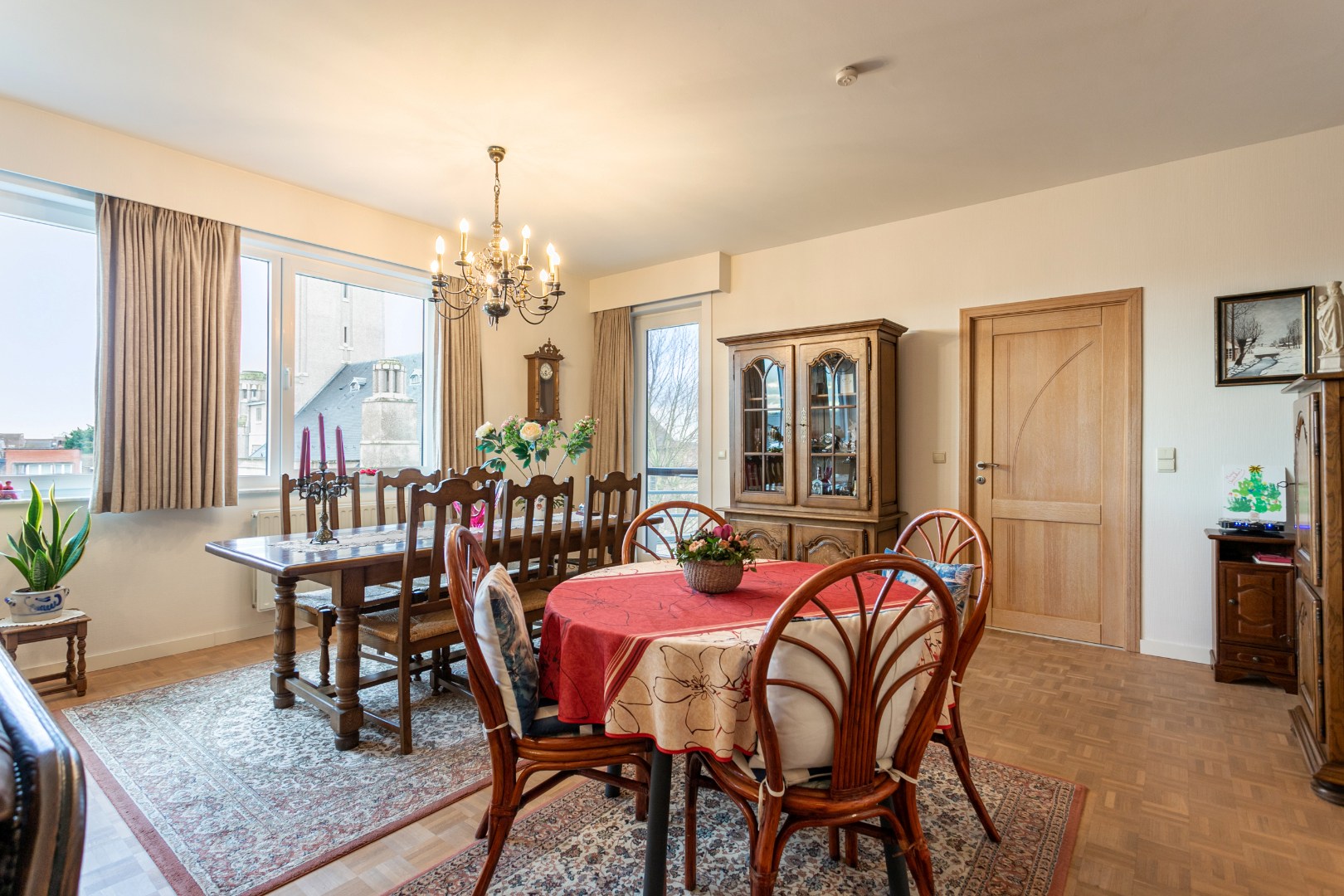 Instapklaar en energiezuinig penthouse  3 slpks., 2 badk., kelder en 2 autostpl. 