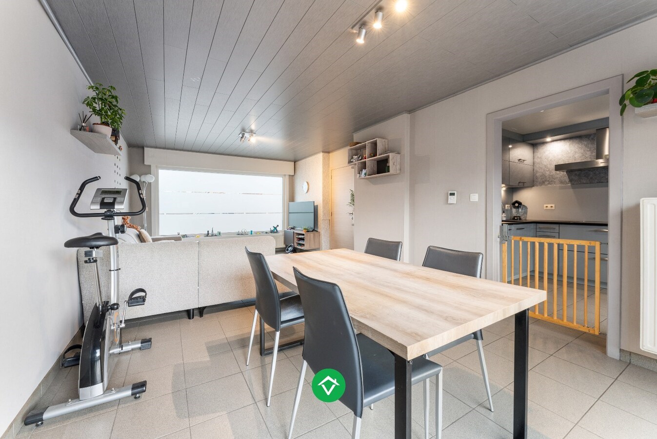 Woning met 5 slaapkamers en tuin in rustige wijk te Koekelare 