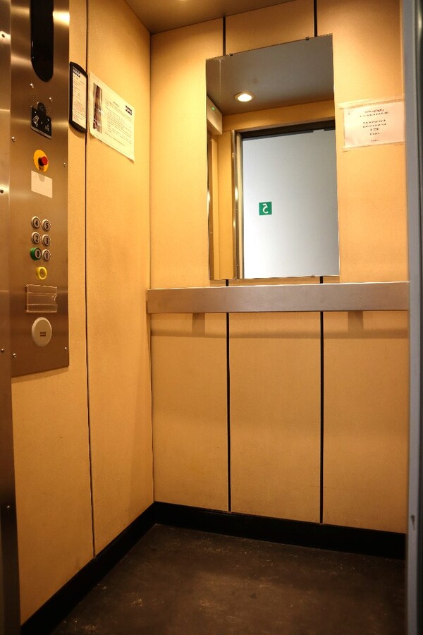 Mooi en goed onderhouden appartement met 2 slaapkamers (incl autostaanplaats) te Tienen 