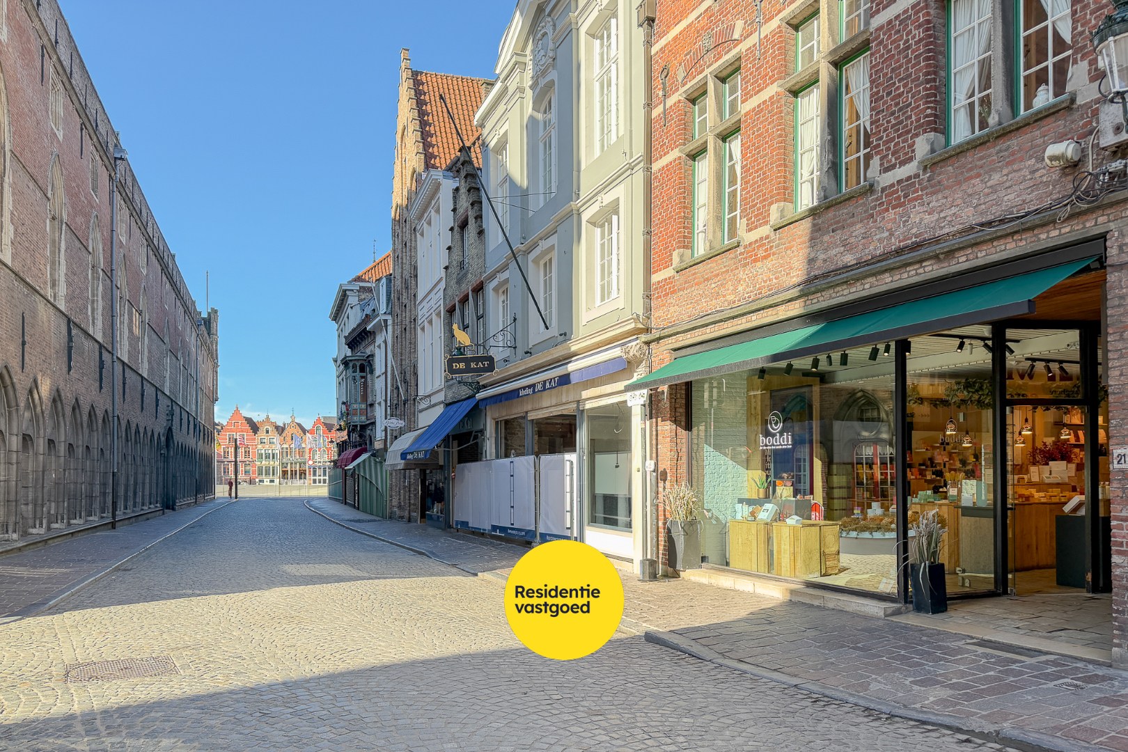 Uitzonderlijke investeringsopportuniteit in Galerij Ter Steeghere – hartje Brugge 