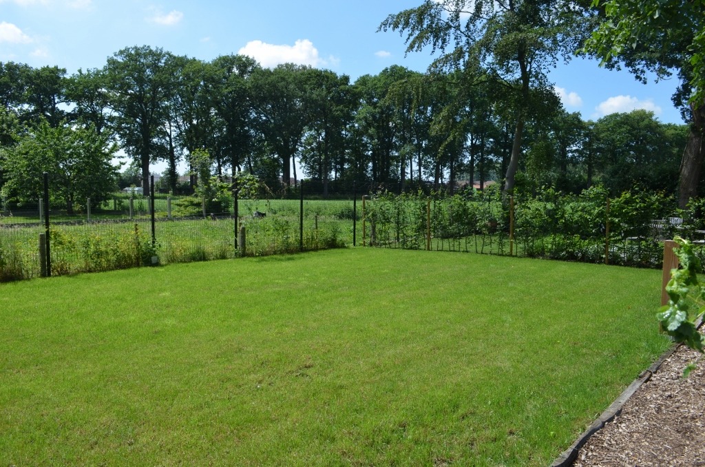 Recent gelijkvloers app. 2 slpks, terras, standplaats en tuin te Lembeke 