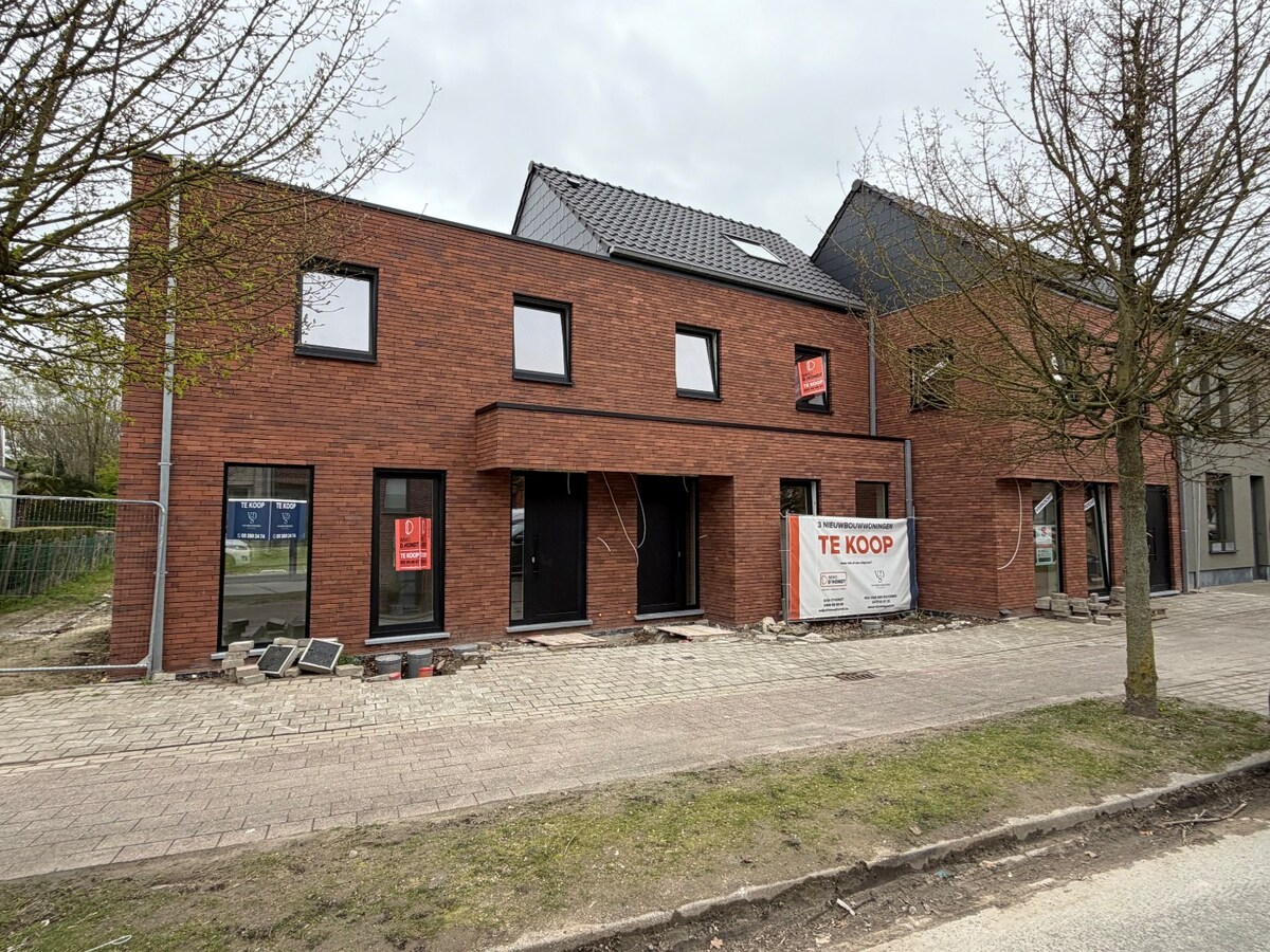 3 nieuwbouwwoningen te Eine 