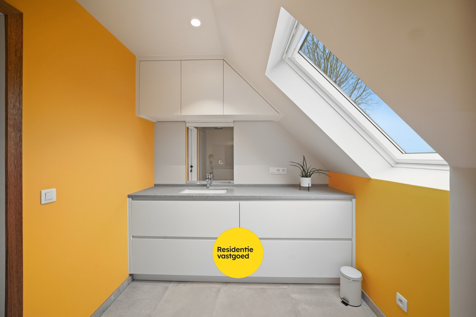 Rustig en groen wonen naast historisch erfgoed – Ruime alleenstaande woning in Ettelgem 