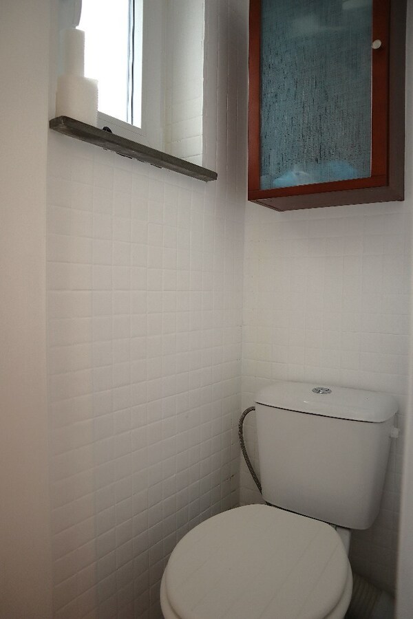 Nieuw gerenoveerd 1 slaapkamer appartement/studio te Elsene 