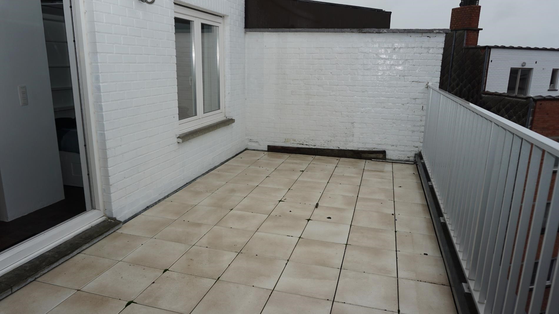 MODERN GEMEUBELD APPARTEMENT 1 SLPK. MET PRACHTIGE TERRASSEN 