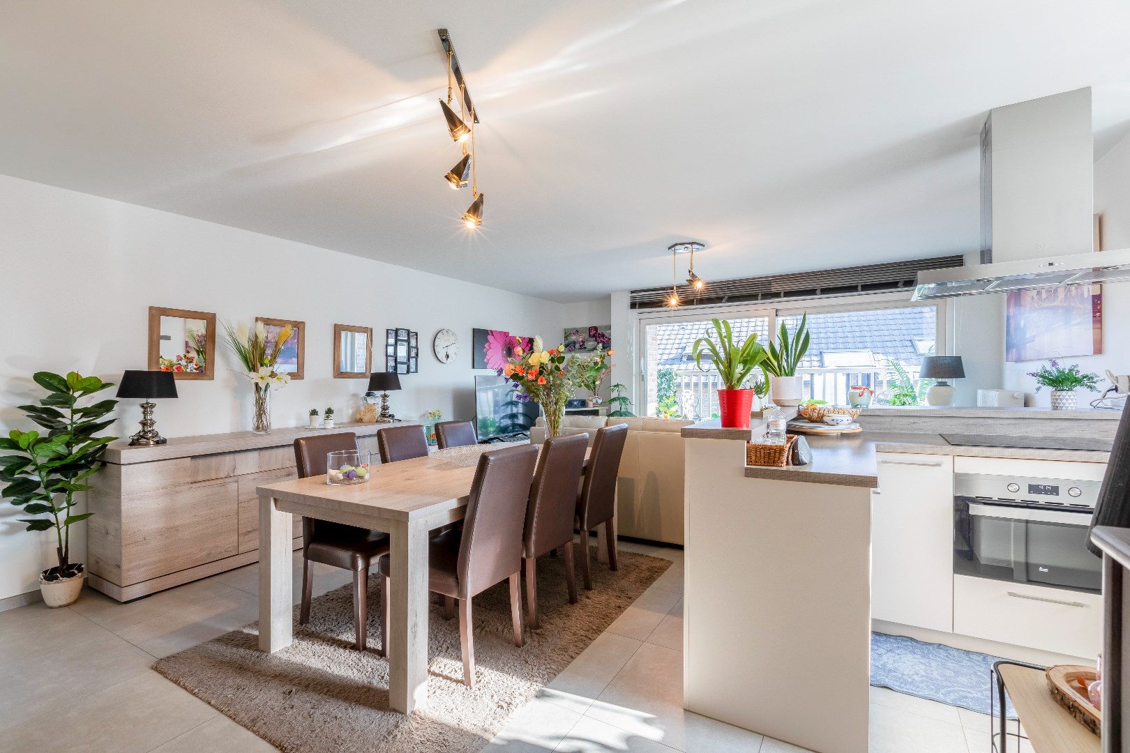 Goed onderhouden app. met groot terras te Astene (bouwjaar 2015) VRIJ BIJ AKTE 