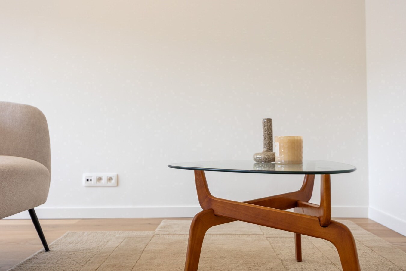 Gerenoveerd appt met 2 slpk en terras te Kapellen! 