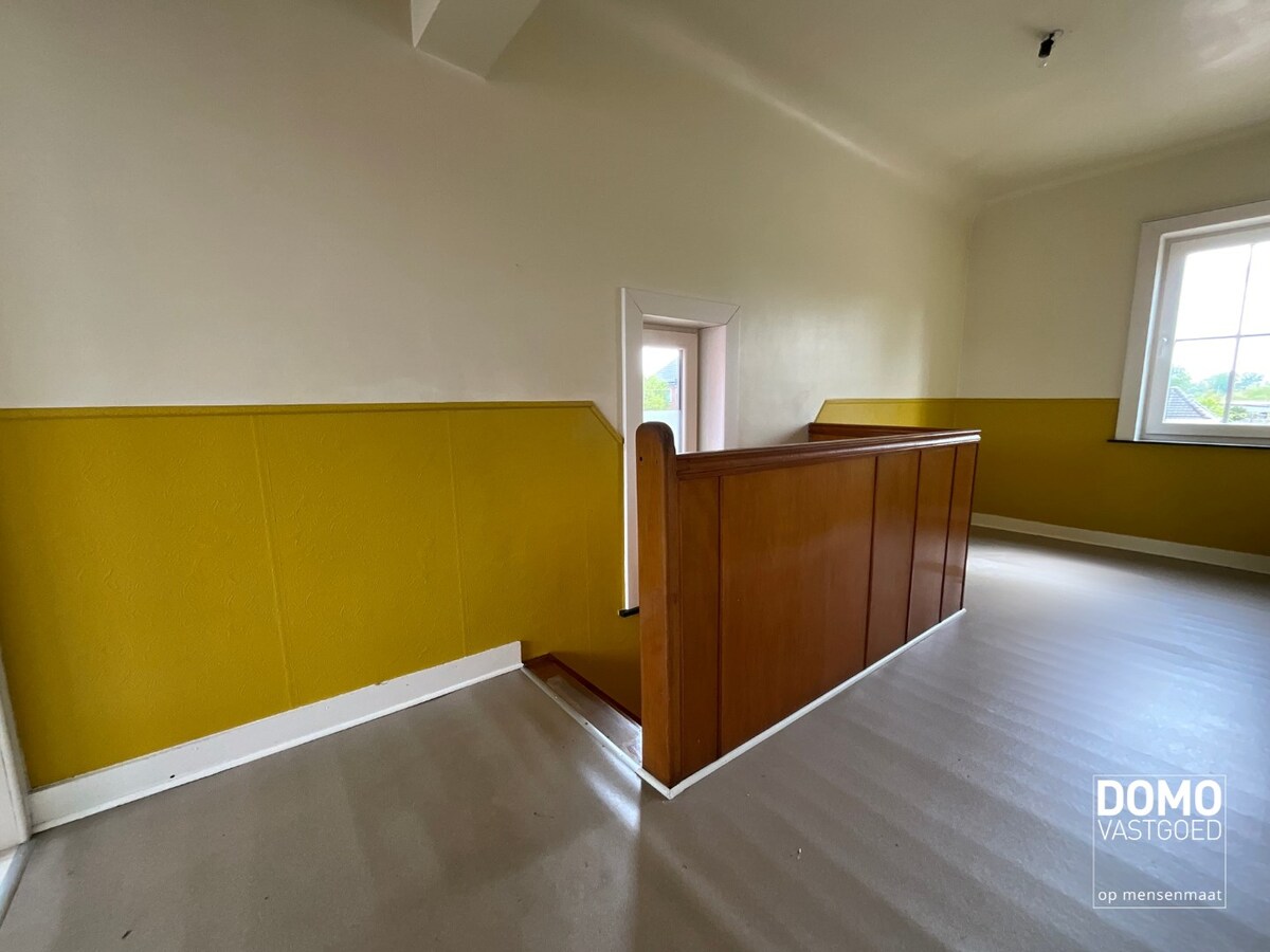 WONING MET TUIN, GARAGE EN 3 SLAAPKAMERS IN HET CENTRUM VAN KERMT 