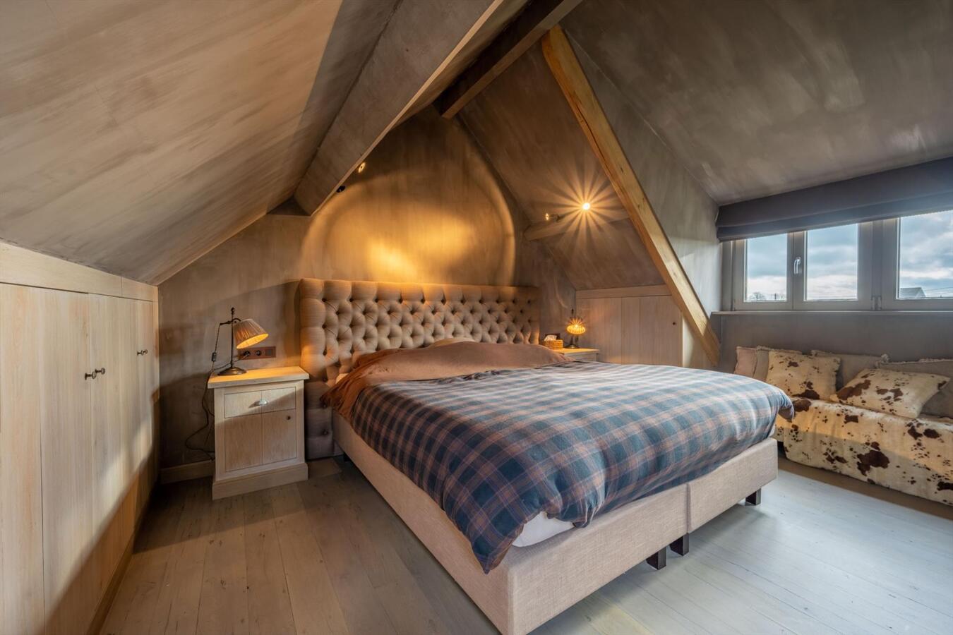 Idyllisch landhuis gelegen op 8330 m² te Ruiselede 