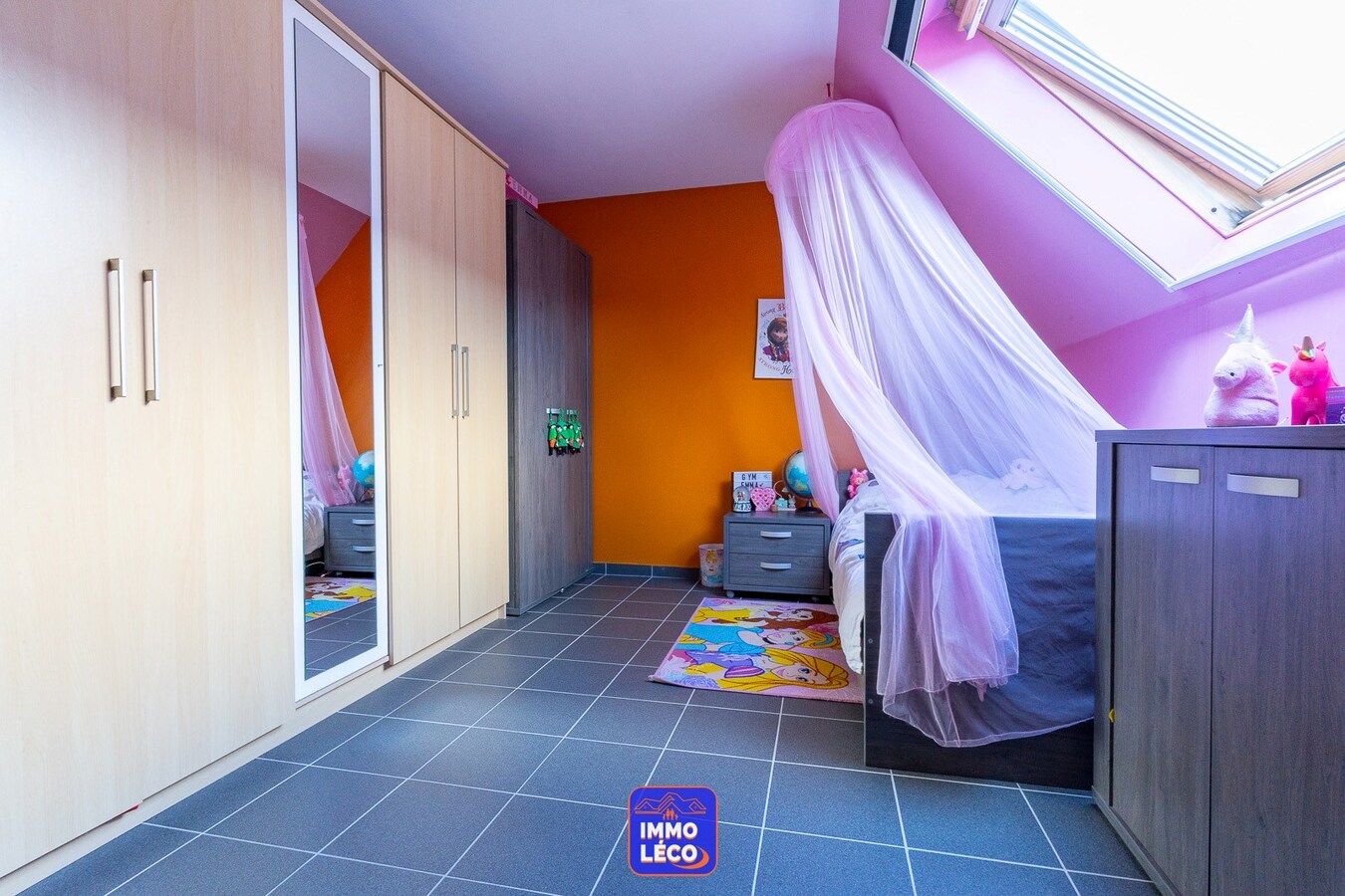 Maison avec jardin, garage et finitions soignées – TOP SECTEUR ! 