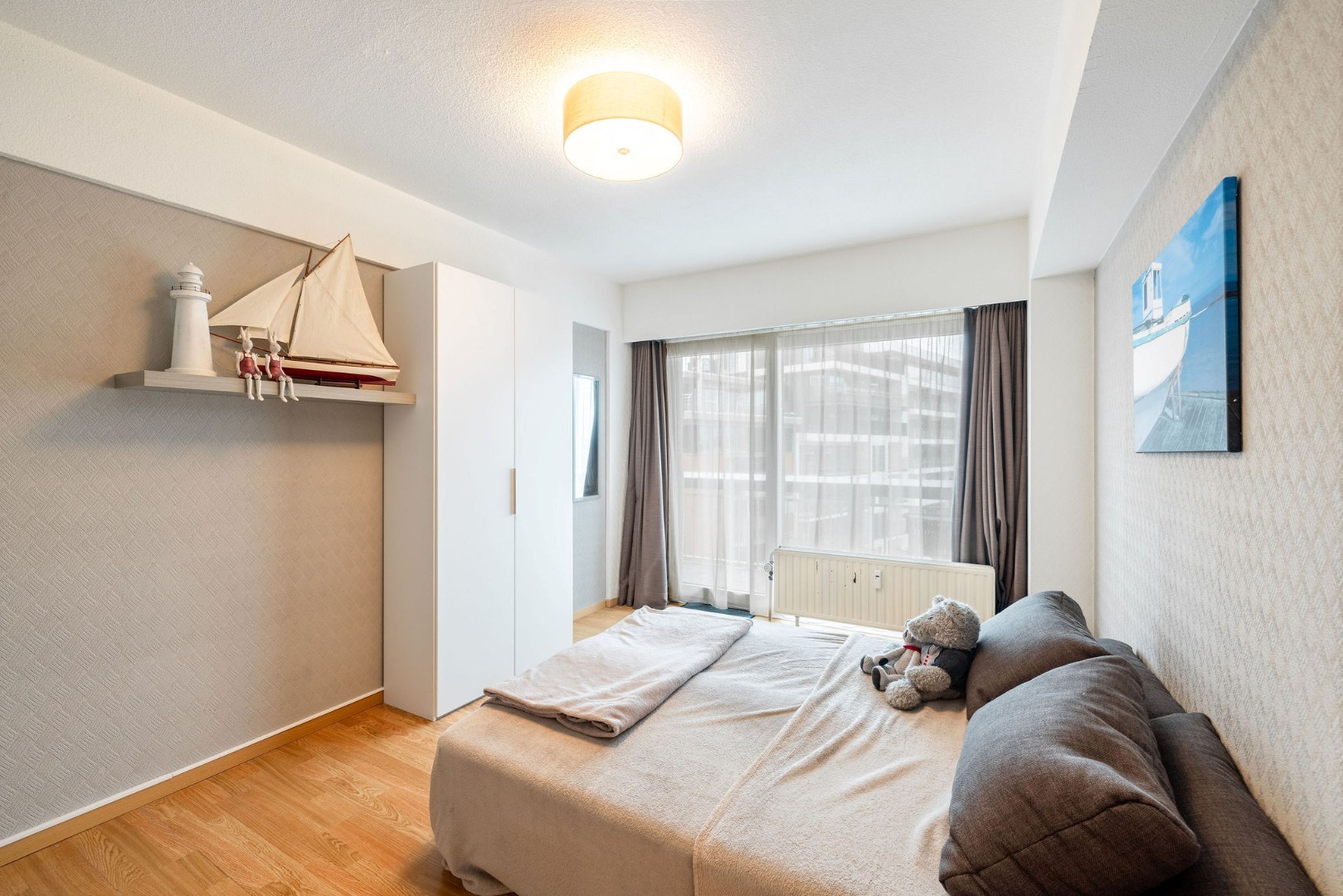Ruim, lichtrijk hoekappartement met uniek havenzicht 