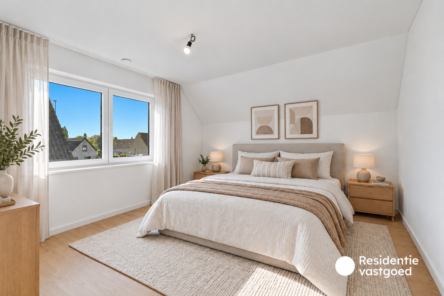 Gezinswoning met drie slaapkamers op goeie locatie 