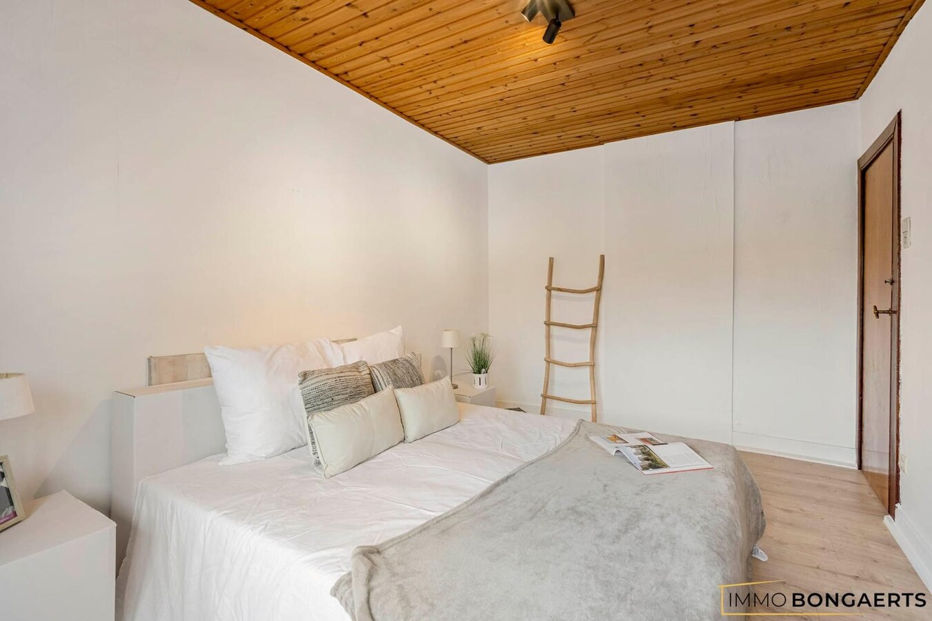 Instapklare gezinswoning met 3 slaapkamers, tuin en garage te Genk 