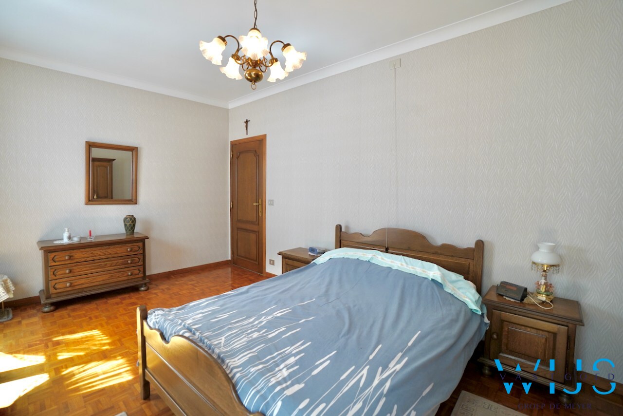 Zeer ruim woonhuis op een prachtig perceel van 1.955 m² in Lembeke 