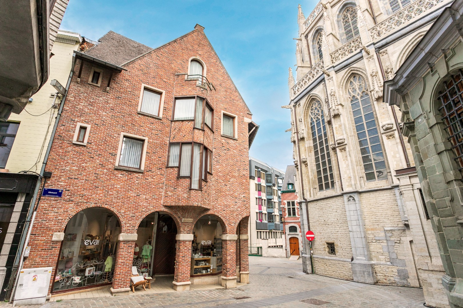 Ruim 3-slaapkamerappartement (EPC C) met terras en uniek zicht op de basiliek in hartje Halle 