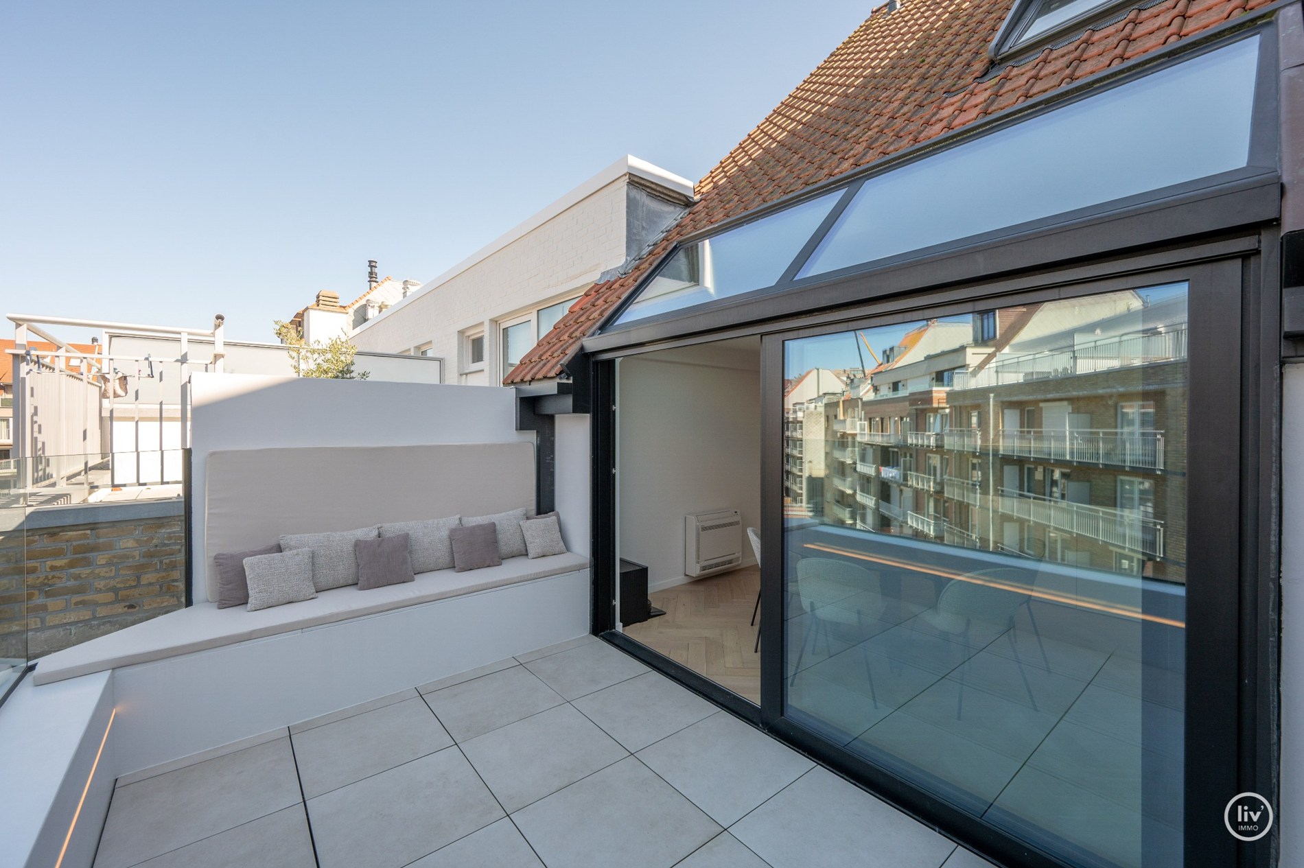 Uitzonderlijk luxueus afgewerkte duplex met royale terrassen, op topligging te Dumortierlaan. Hier werd over elk detail nagedacht 