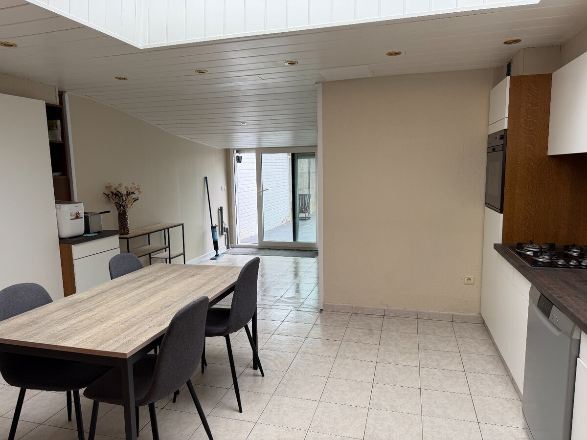 Te huur - woning met 3 slaapkamers te Merkem 