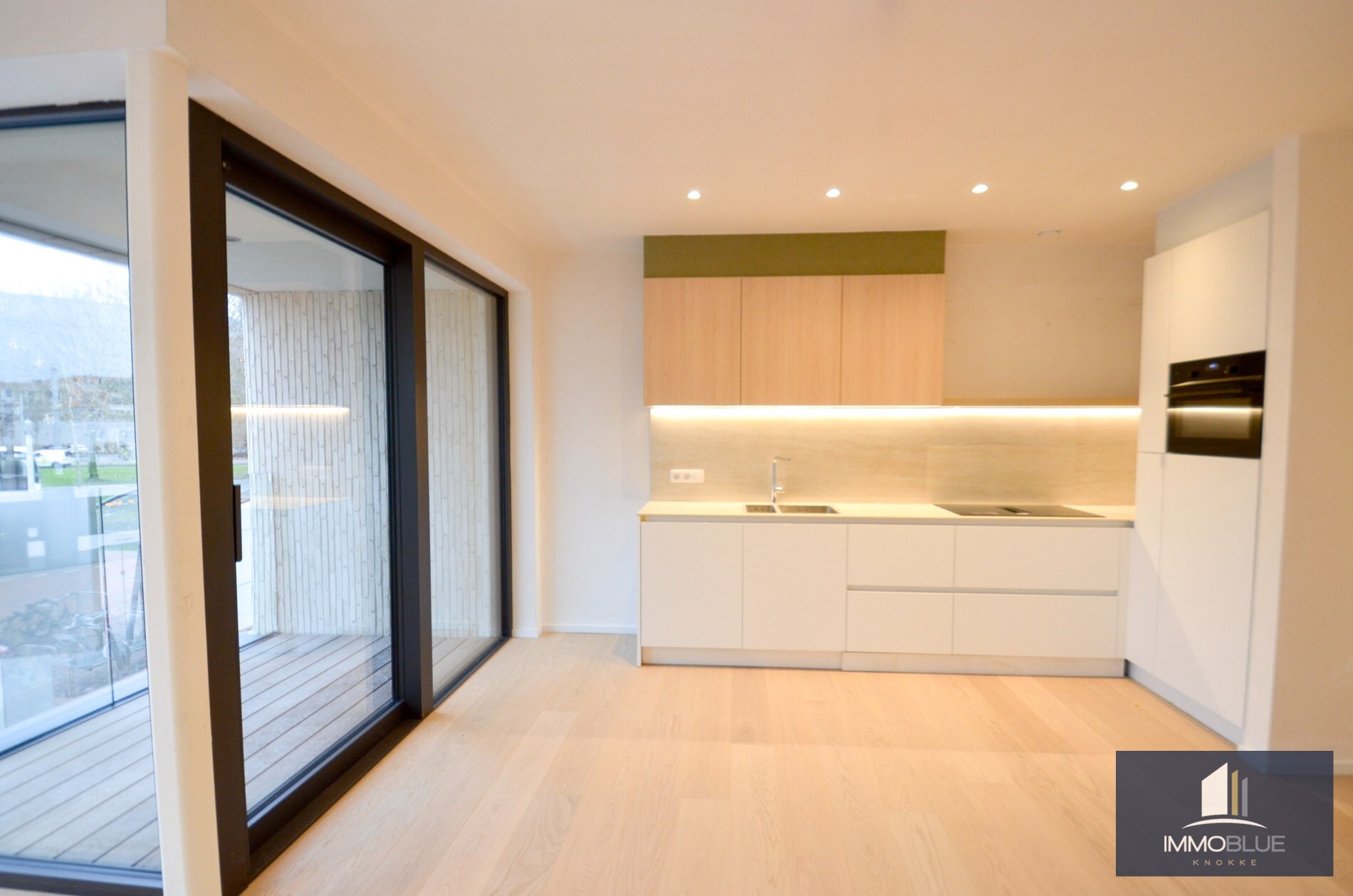 Nieuwbouw: Licht en modern nieuwbouwappartement met terras nabij Duinenwater. 