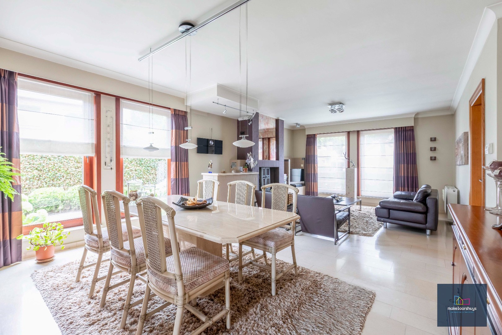 Stijlvolle HOB met 4 slpkamers, bureau en dubbele garage. 