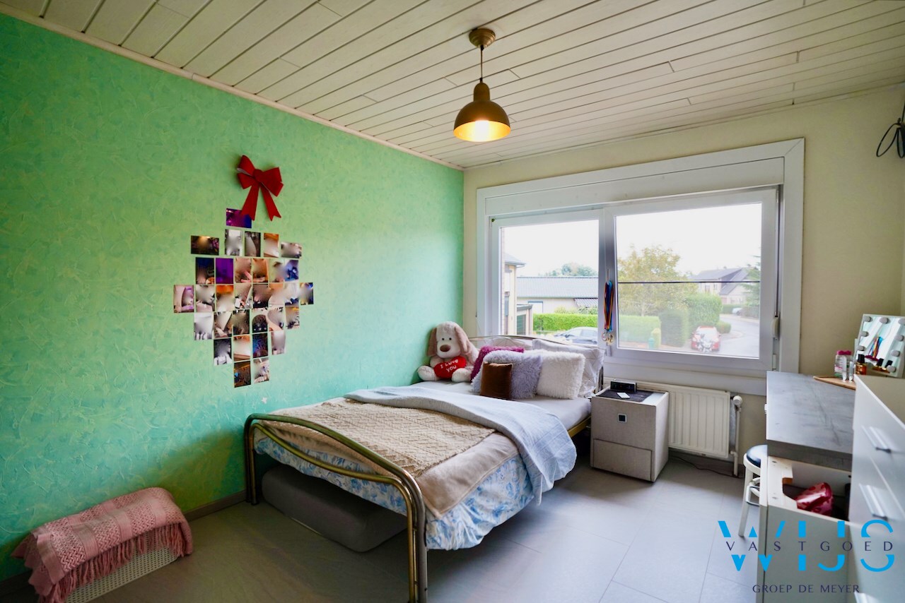 Ruime gezinswoning met 5 slaapkamers te Zelzate! 