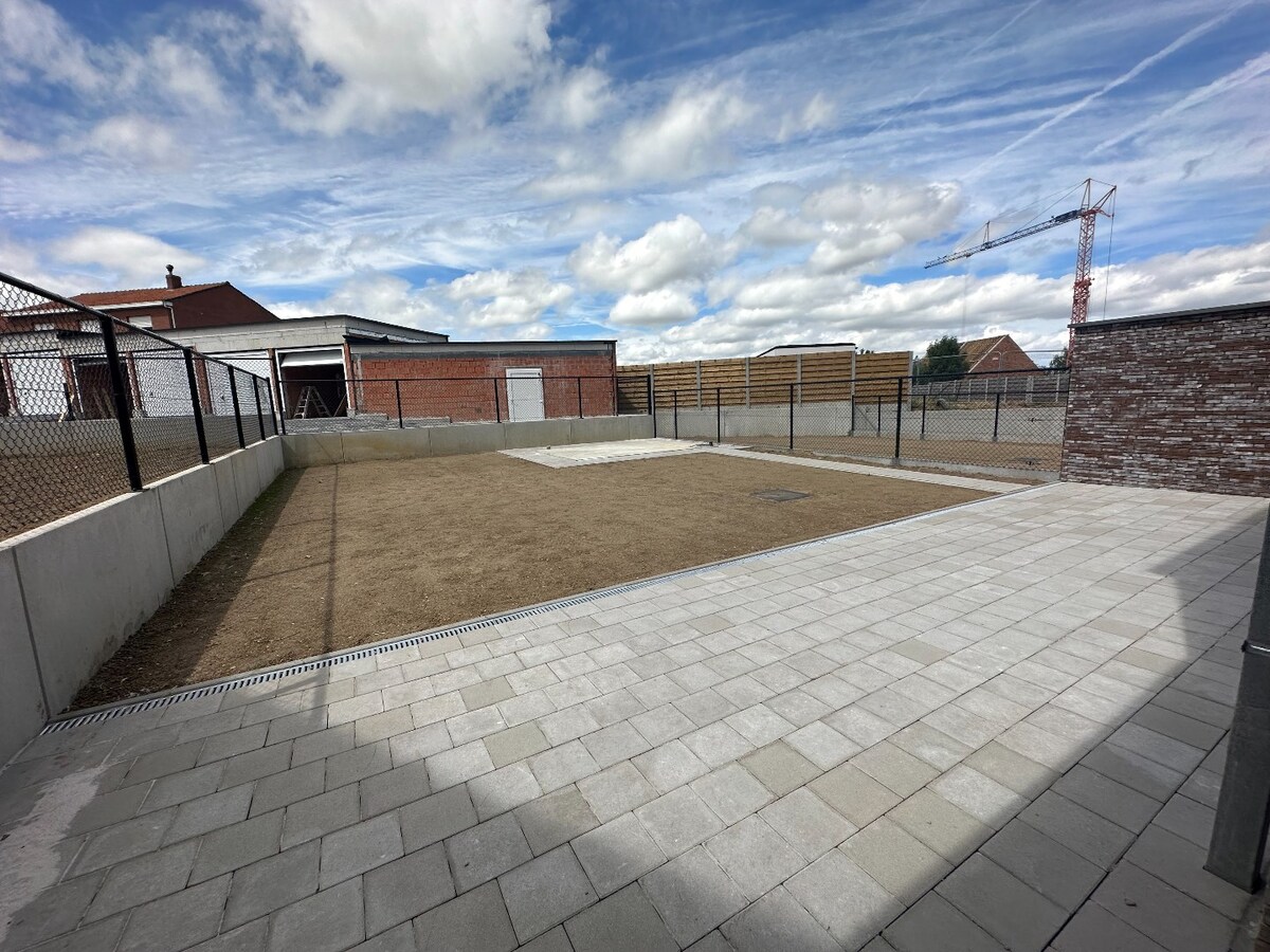 Ruime, halfopen nieuwbouwwoning met 4 slaapkamers 