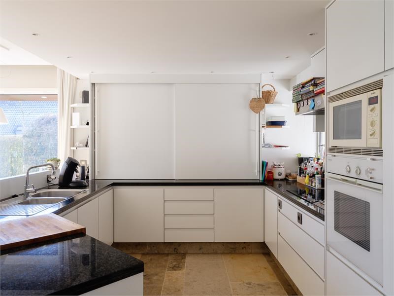 Tijdsloze villa in één van de mooiste villawijken van Roeselare 