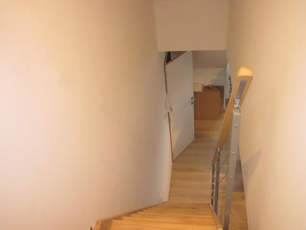 Duplex-appartement mét garage. 