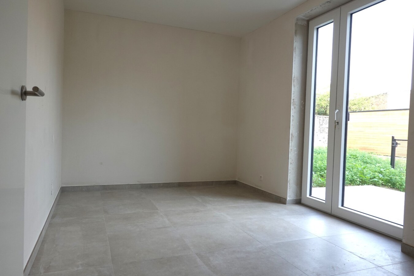 Prachtig appartement met autostaanplaats op uitstekende ligging in Brugge. 