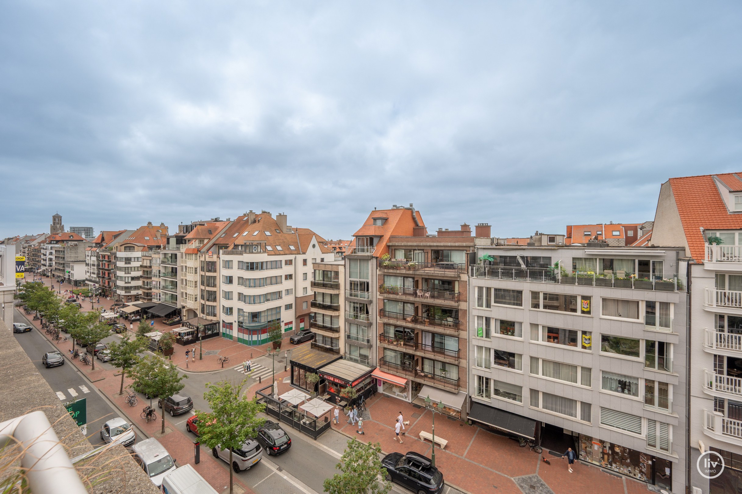 Zuidgericht en tevens instapklaar 4-slaapkamer appartement (159m2!) voorzien van 2 ruime terrassen met mogelijkheid tot aankoop van een XL-garagebox. 