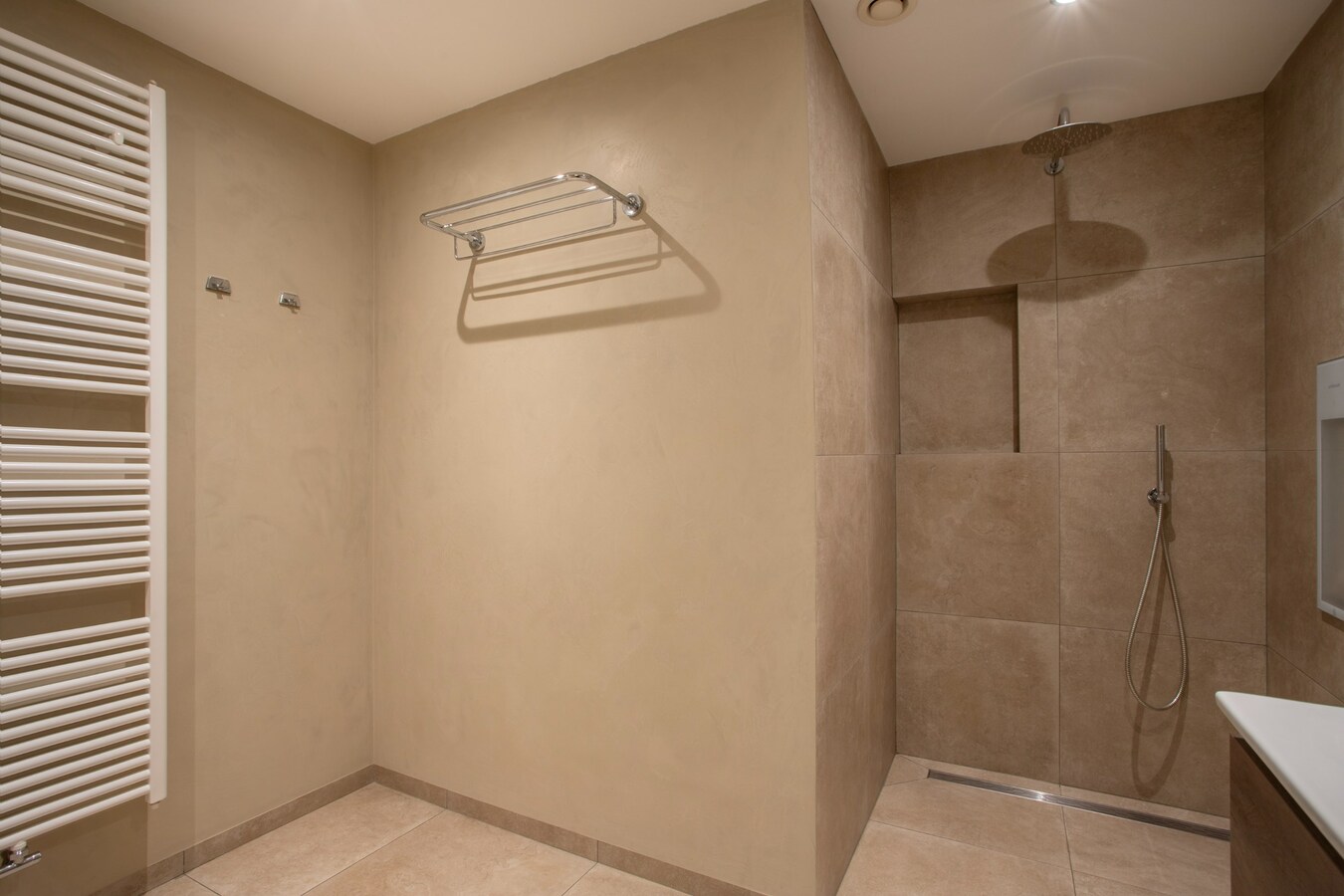 Vrijstaande woning met karakter, ruimte en een verrassende buitenruimte. 