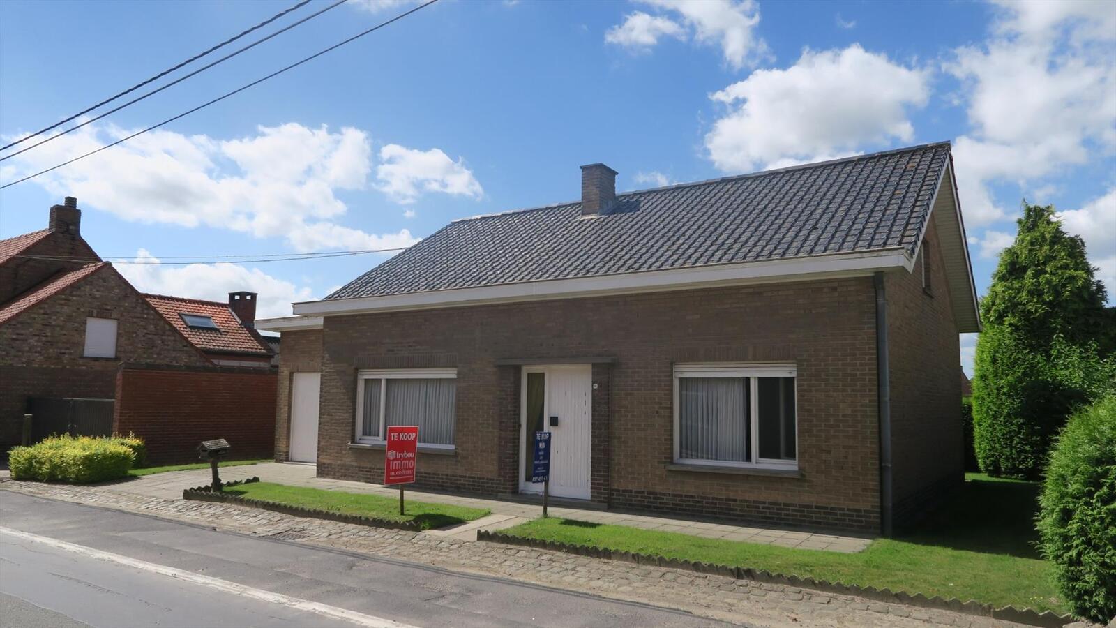Degelijke open woning op ruim perceel van 843m² 
